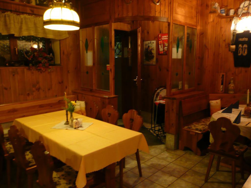 Nemcice  乌巴努高级旅馆酒店 外观 照片